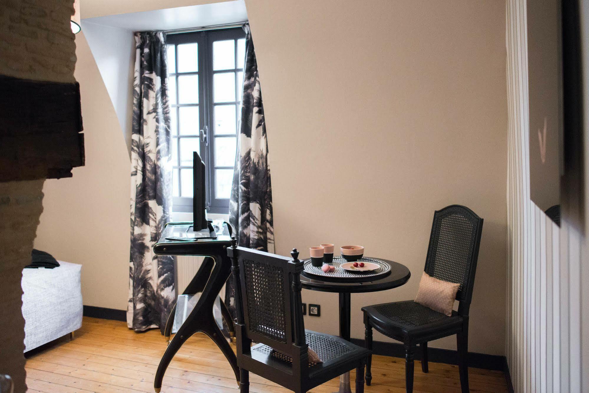 Marnie Et Mister H Bed and Breakfast Rennes Exteriör bild
